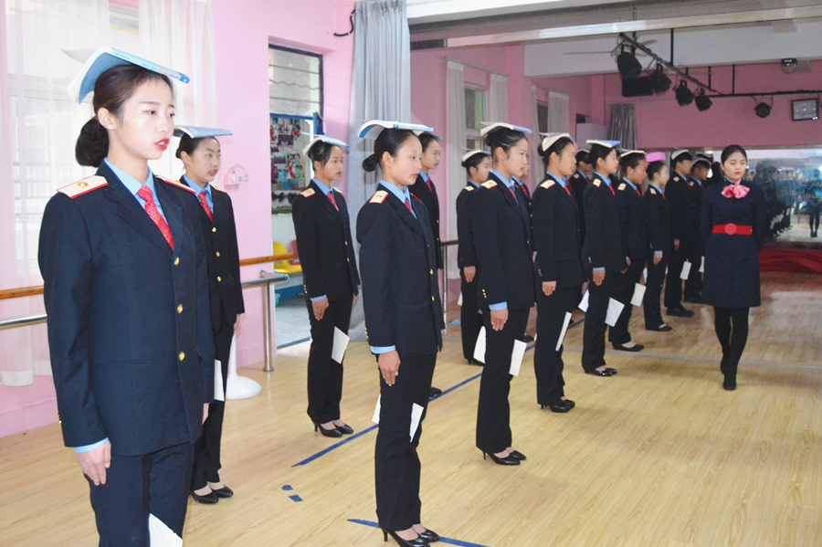 高铁乘务900.jpg